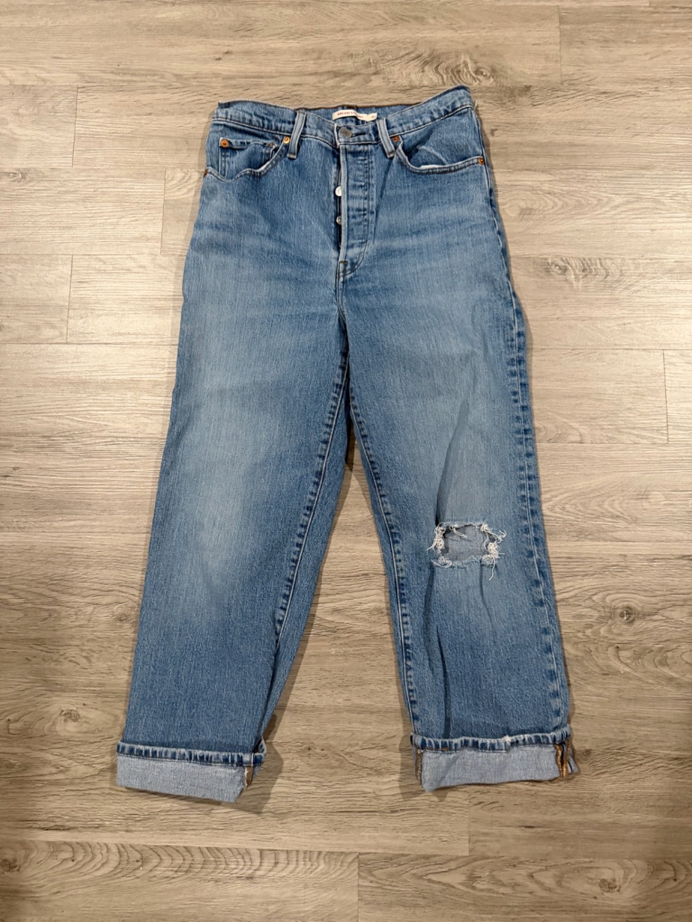 Levi’s Ribcage Straight Classic High-Rise Blue Women's Jeans Distressed Knee